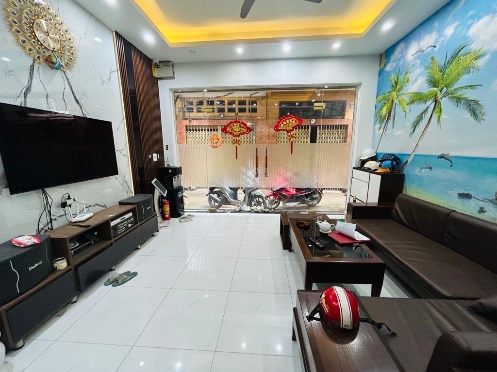 Bán nhà Yên Lạc - diện tích 47m2 5 tầng - Lô góc, thang máy - giá 15,5 tỷ