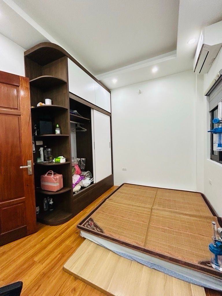 Bán nhà Yên Lạc - diện tích 47m2 5 tầng - Lô góc, thang máy - giá 15,5 tỷ
