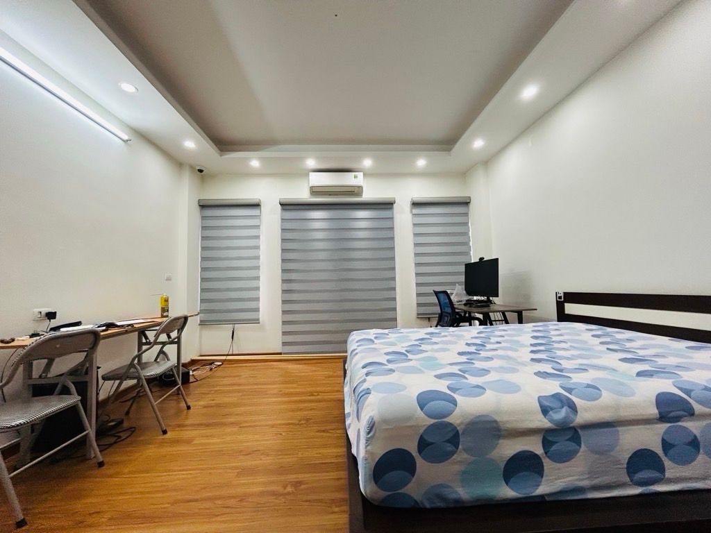 Bán nhà Yên Lạc - diện tích 47m2 5 tầng - Lô góc, thang máy - giá 15,5 tỷ