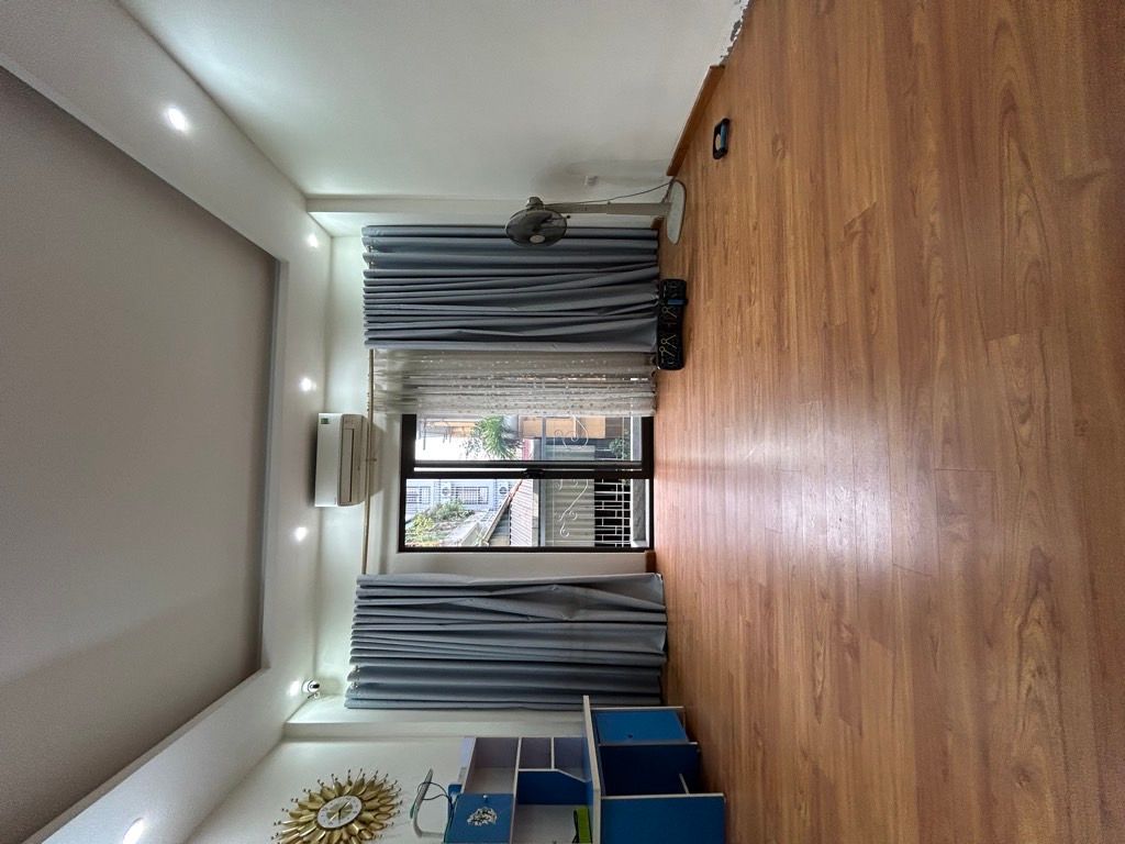Bán nhà Yên Lạc - diện tích 47m2 5 tầng - Lô góc, thang máy - giá 15,5 tỷ