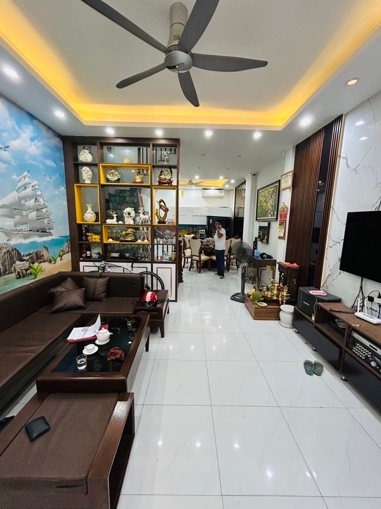 Bán nhà Yên Lạc - diện tích 47m2 5 tầng - Lô góc, thang máy - giá 15,5 tỷ