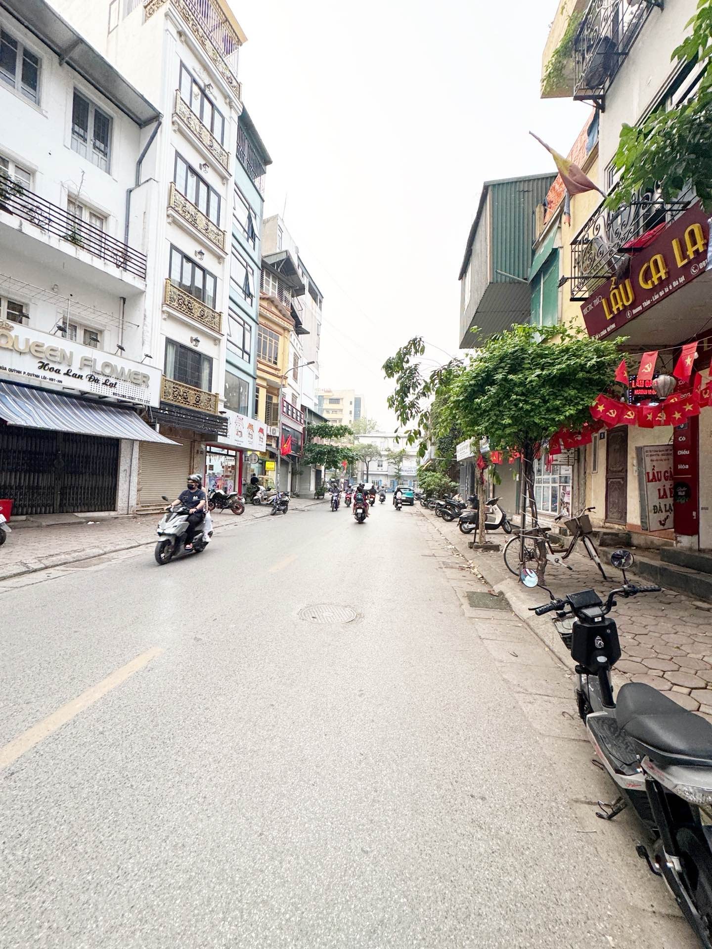 Bán nhà Chùa Quỳnh - diện tích 30m2 5 tầng - Ô tô tránh - giá 14,98 tỷ