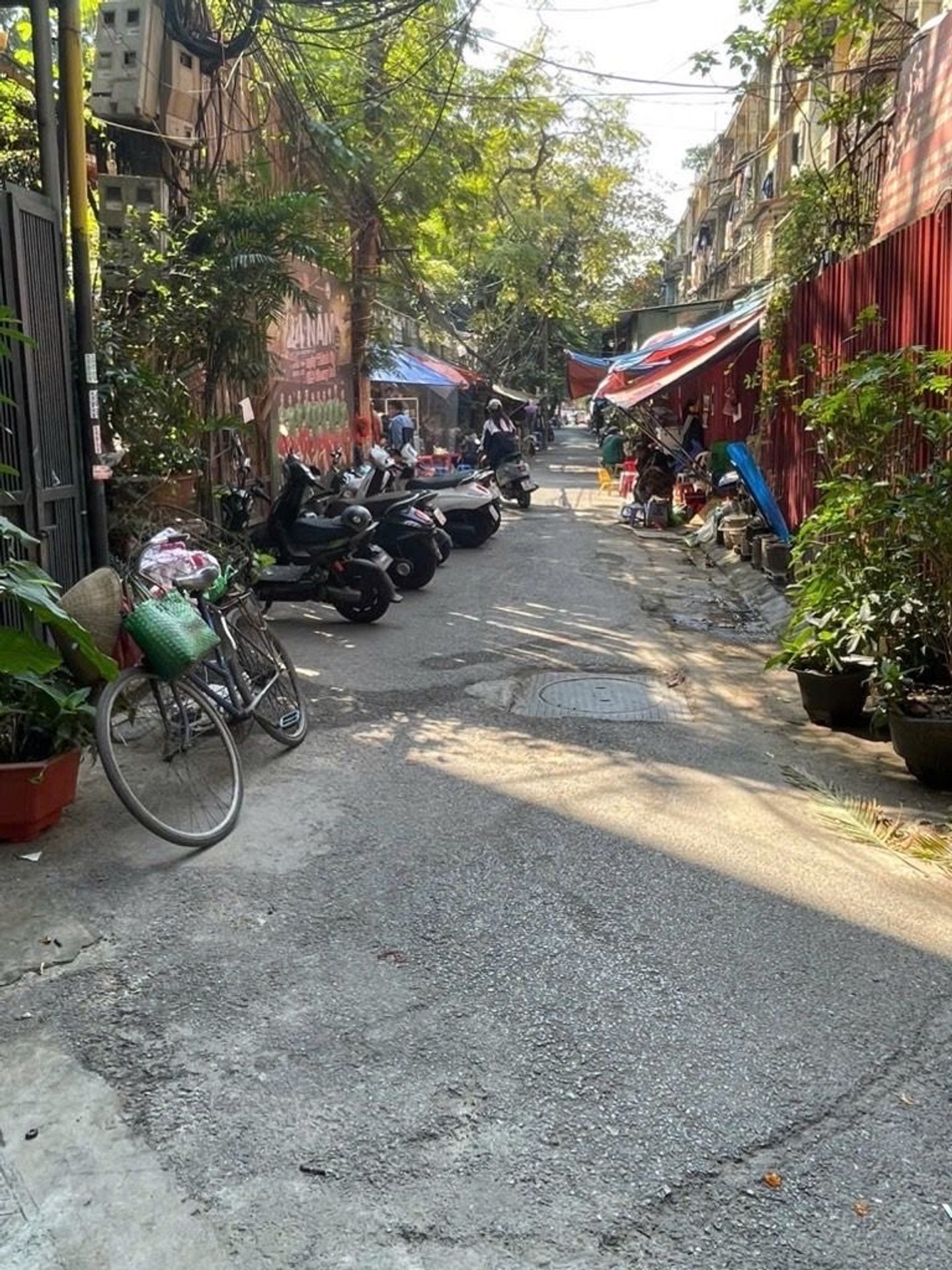 Bán nhà Giảng Võ - diện tích 209m2 4 tầng - Mặt tiền rộng khủng - giá 103 tỷ