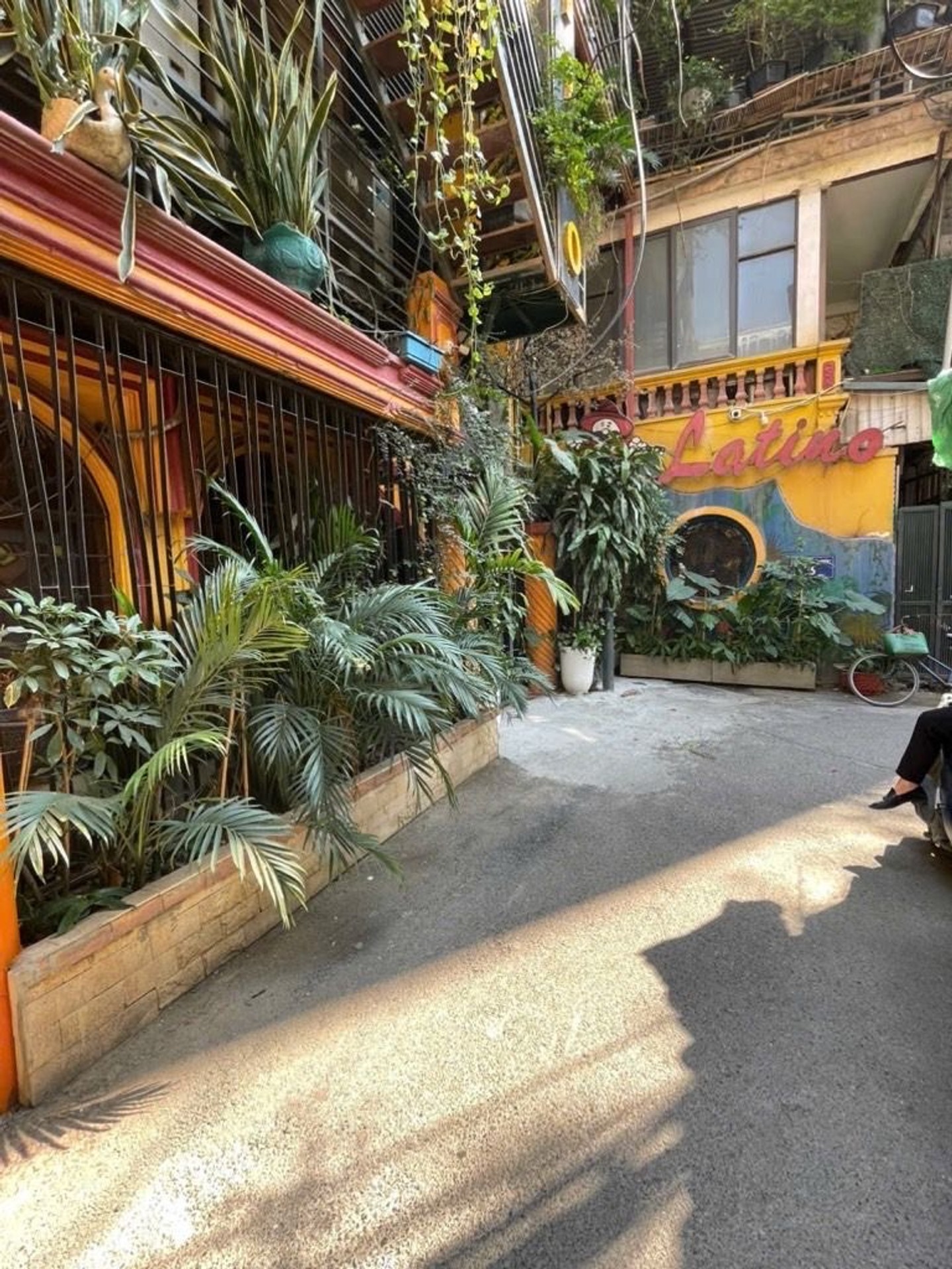 Bán nhà Giảng Võ - diện tích 209m2 4 tầng - Mặt tiền rộng khủng - giá 103 tỷ