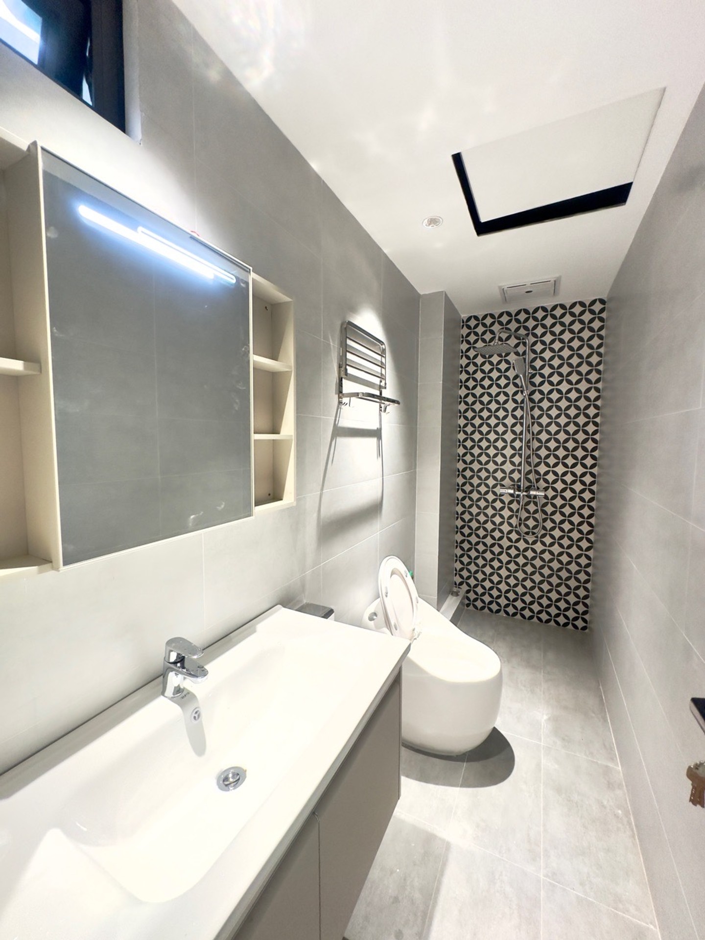 Bán nhà Lê Trọng Tấn - diện tích 48m2 6 tầng - Nhà đẹp lung linh - giá 12,9 tỷ