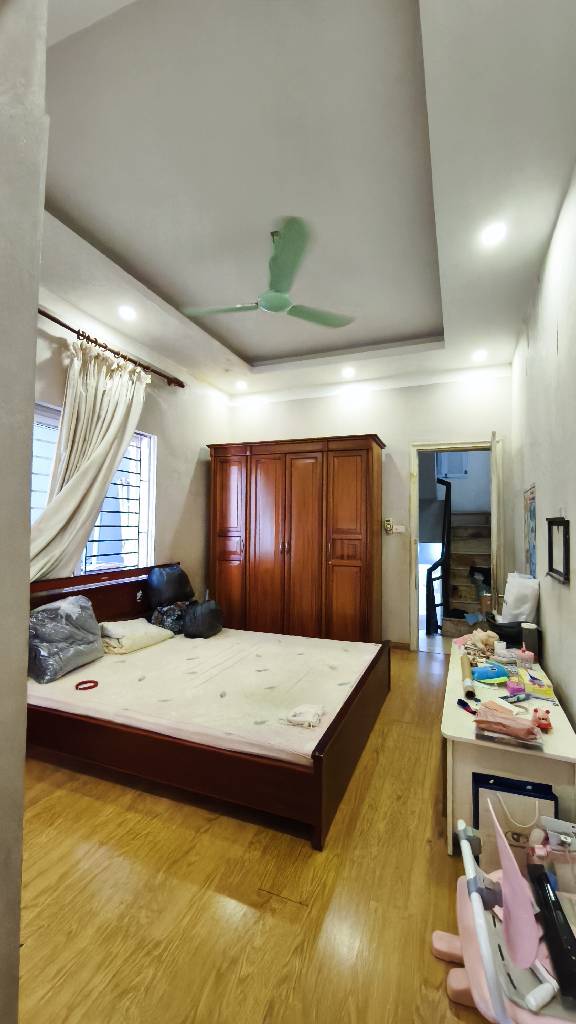 Bán nhà Hoàng Văn Thái - diện tích 55m2 3 tầng - Mặt phố kinh doanh sầm uất - giá 28,5 tỷ