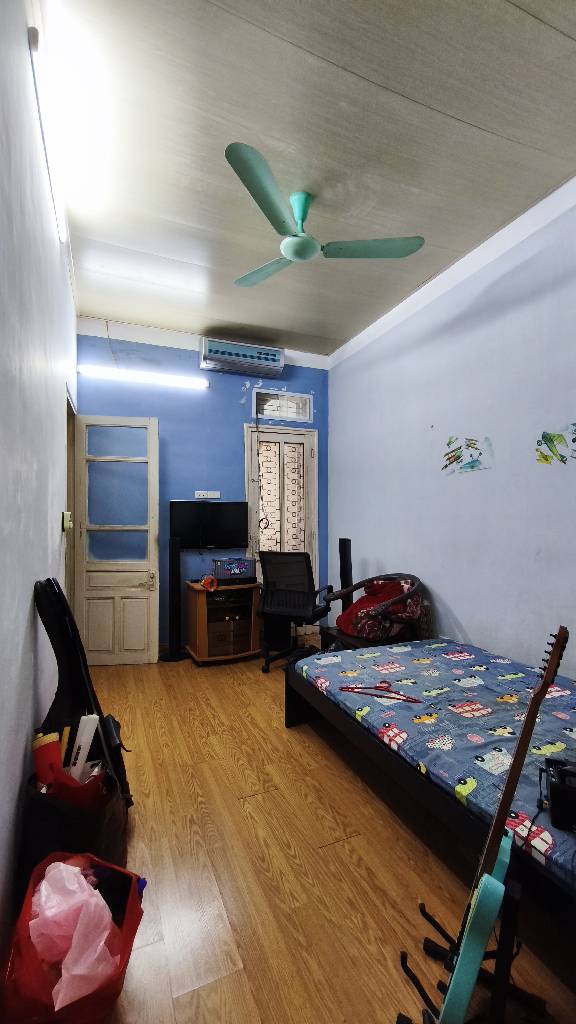 Bán nhà Hoàng Văn Thái - diện tích 55m2 3 tầng - Mặt phố kinh doanh sầm uất - giá 28,5 tỷ