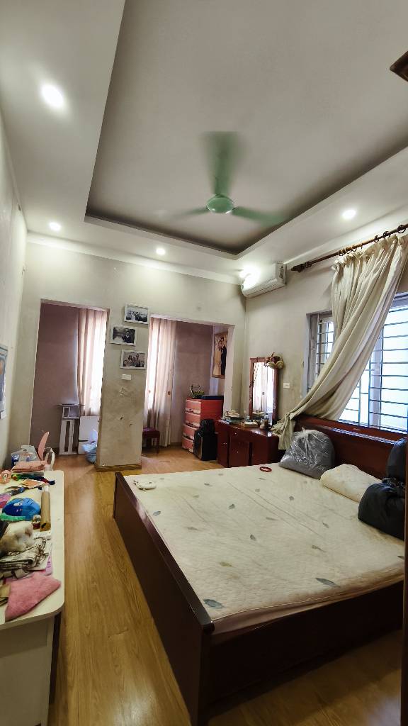 Bán nhà Hoàng Văn Thái - diện tích 55m2 3 tầng - Mặt phố kinh doanh sầm uất - giá 28,5 tỷ