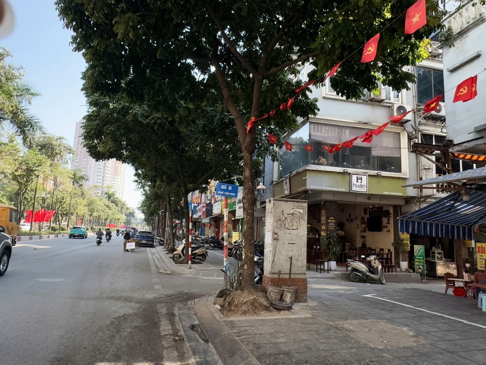 Bán nhà Tân Mai - diện tích 44m2 4 tầng - Ô tô đỗ sát cửa - giá 14 tỷ