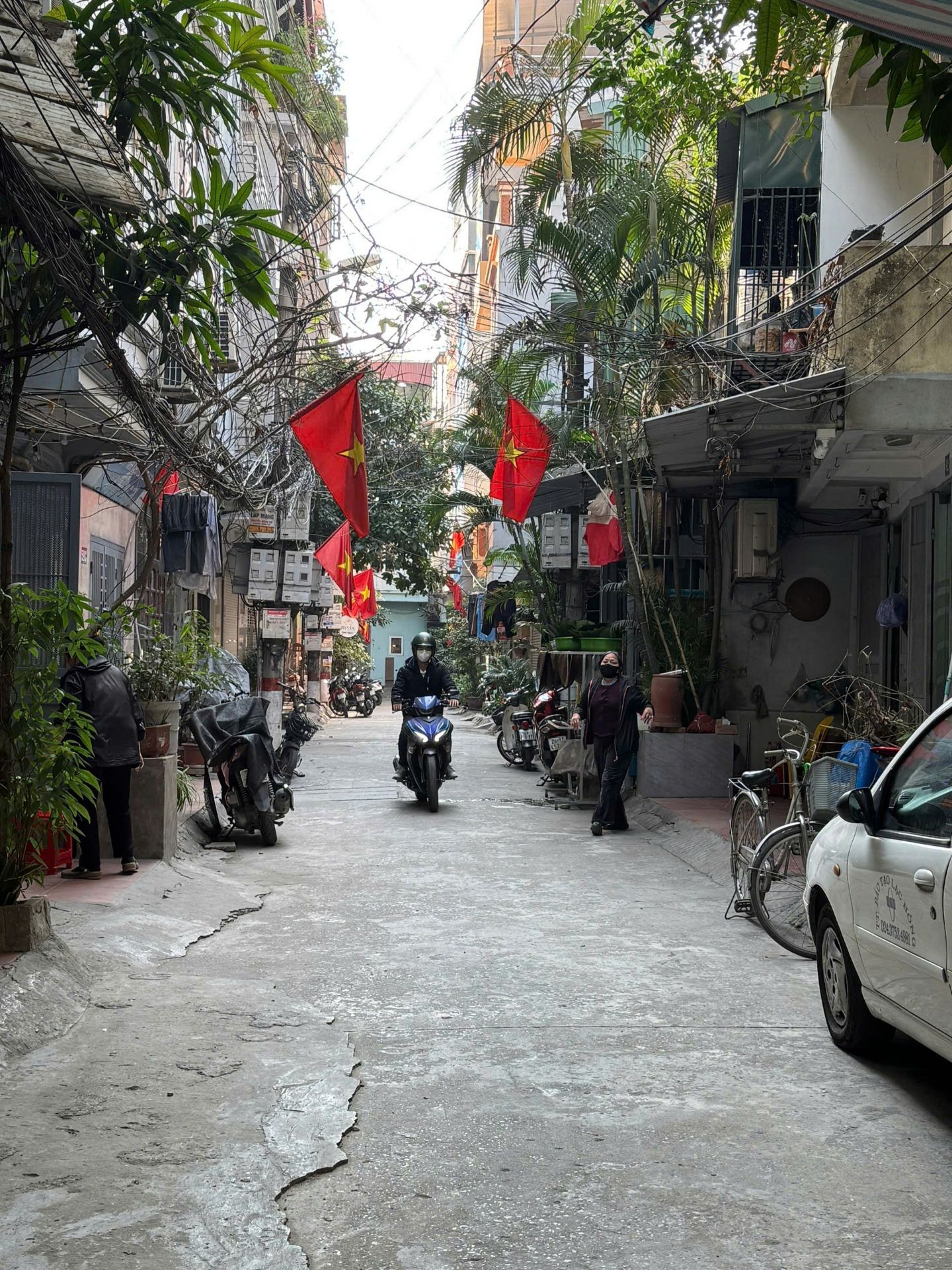 Bán nhà Tân Mai - diện tích 44m2 4 tầng - Ô tô đỗ sát cửa - giá 14 tỷ