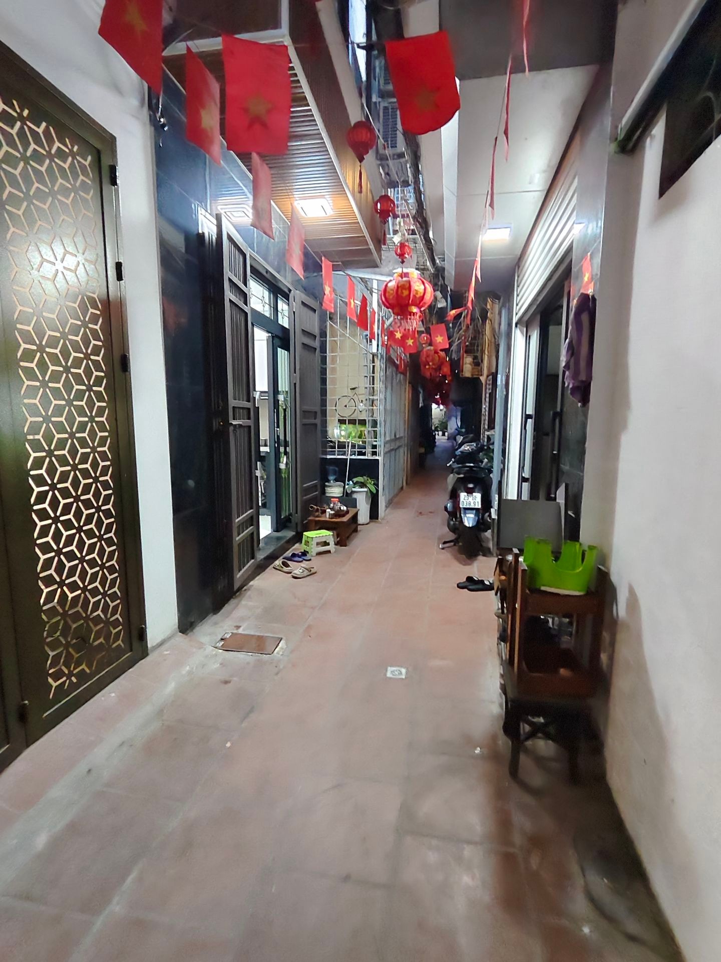 Bán nhà Tân Mai - diện tích 44m2 4 tầng - Ô tô đỗ sát cửa - giá 14 tỷ