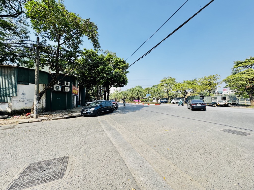 Bán nhà Ngõ 4 ô tô trở lên - diện tích 1133m2 1 tầng - Lô góc 2 mặt thoáng - giá 270 tỷ