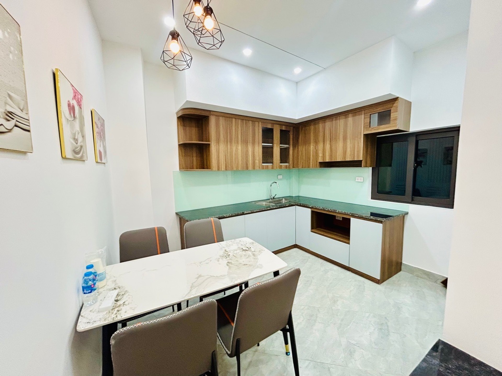 Bán nhà Đông Thiên - diện tích 32m2 4 tầng - Nhà chưa sổ - giá 4,65 tỷ