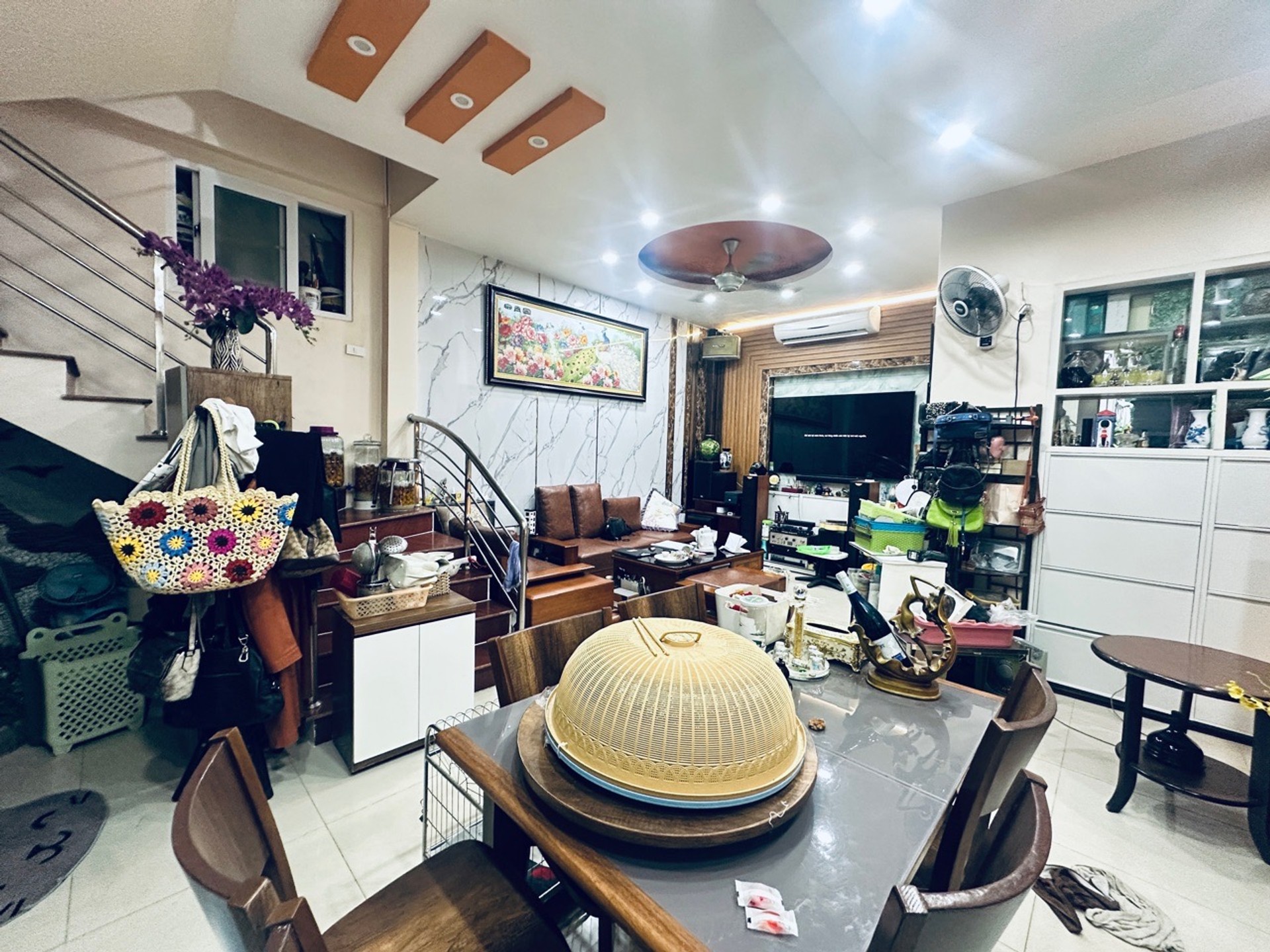 Bán nhà Định Công - diện tích 52m2 5 tầng - Ngõ thông, kinh doanh - giá 15,6 tỷ