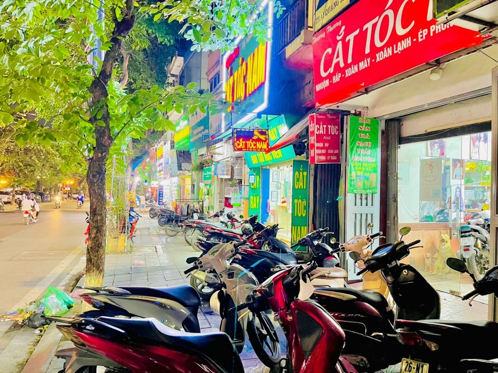 Bán nhà Kim Ngưu - diện tích 138m2 4 tầng - Mặt phố siêu kinh doanh - giá 33,6 tỷ