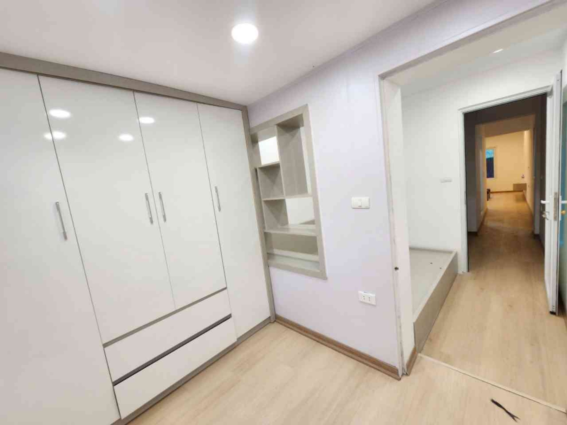 Bán nhà Tân Mai - diện tích 110m2 2 tầng - Lô góc 3 mặt thoáng - giá 4,7 tỷ