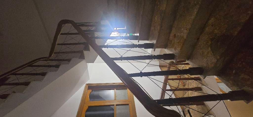 Bán nhà Nguyễn Đình Chiểu - diện tích 70m2 4 tầng - 2 mặt thoáng - giá 18,8 tỷ