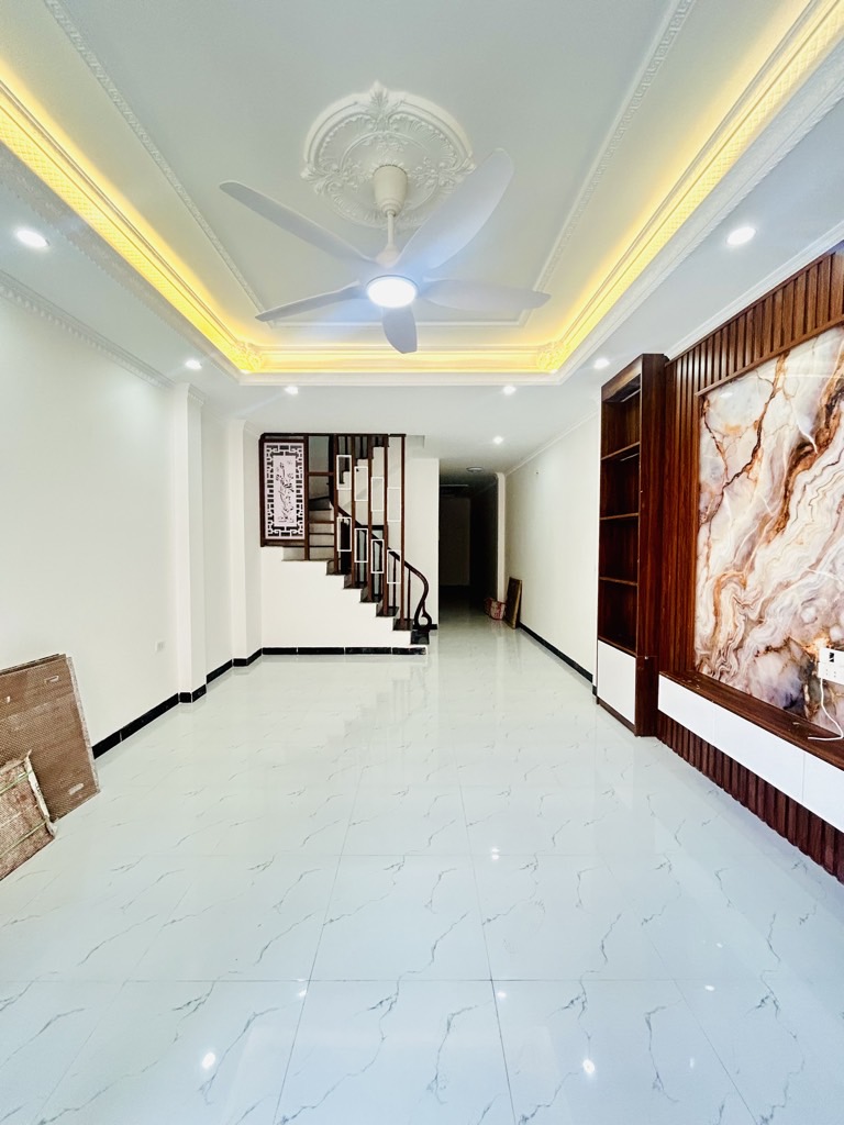 Bán nhà Tam Trinh - diện tích 63m2 5 tầng - Thang máy vi vu - giá 14 tỷ