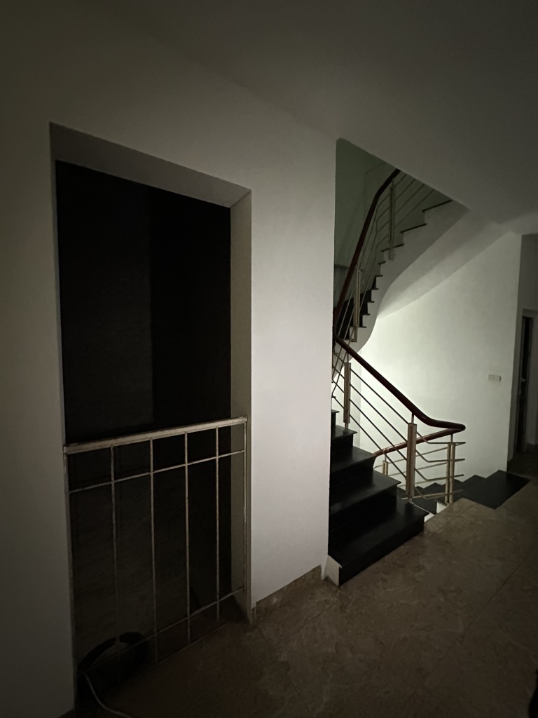 Bán nhà Khương Đình - diện tích 128m2 6 tầng - Ô chờ thang máy - giá 48 tỷ