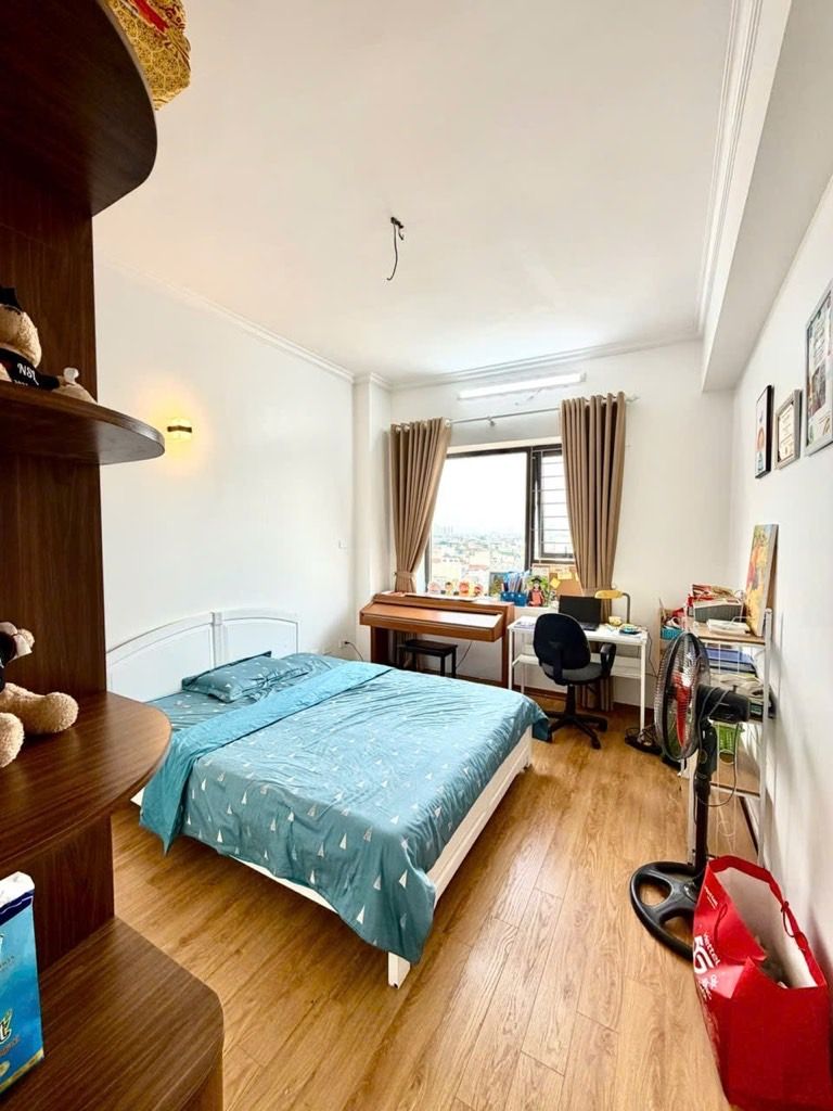 Bán nhà Lạc Trung - diện tích 102m2 14 tầng - Vị trí đẹp nhất ngõ 230 - giá 8,7 tỷ