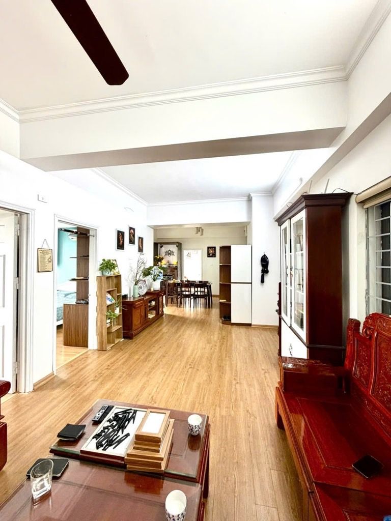 Bán nhà Lạc Trung - diện tích 102m2 14 tầng - Vị trí đẹp nhất ngõ 230 - giá 8,7 tỷ