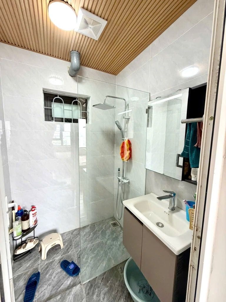 Bán nhà Lạc Trung - diện tích 102m2 14 tầng - Vị trí đẹp nhất ngõ 230 - giá 8,7 tỷ