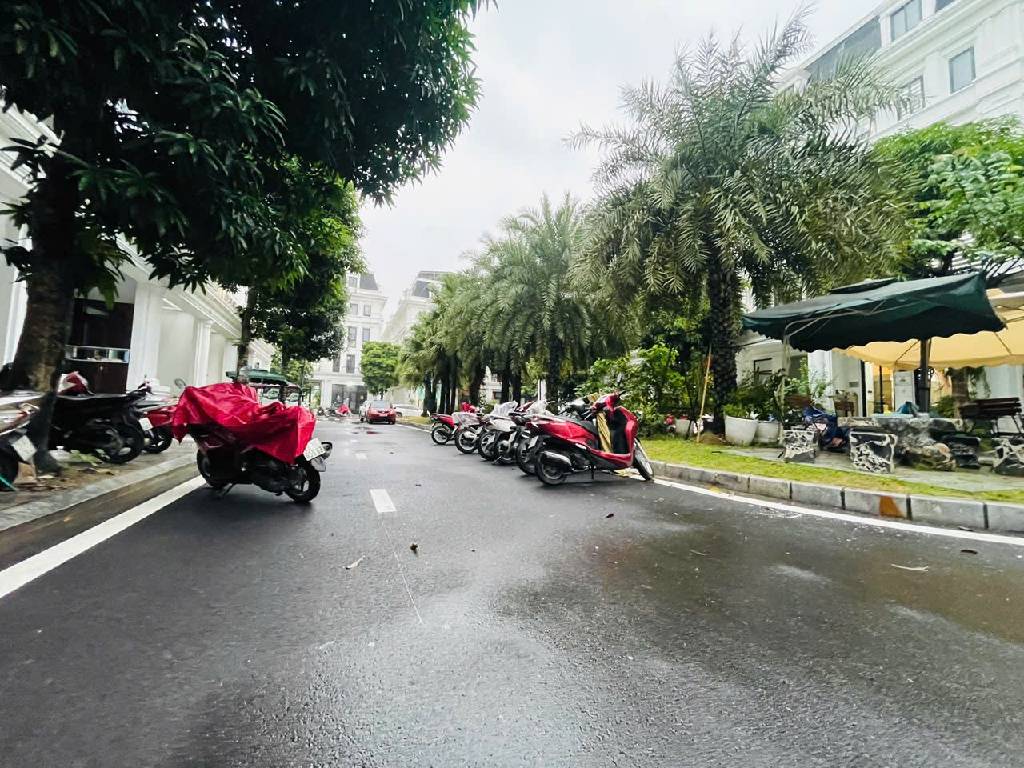 Bán nhà Hoàng Mai - diện tích 95m2 5 tầng - Khu vực VIP - giá 32,5 tỷ