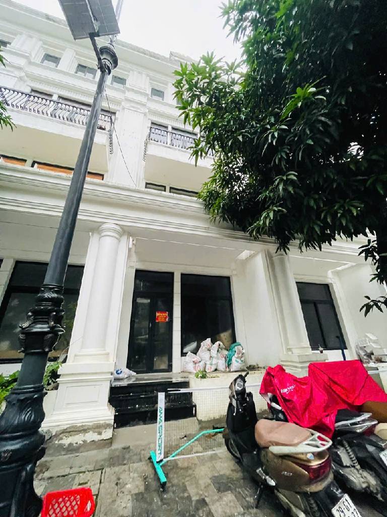 Bán nhà Hoàng Mai - diện tích 95m2 5 tầng - Khu vực VIP - giá 32,5 tỷ