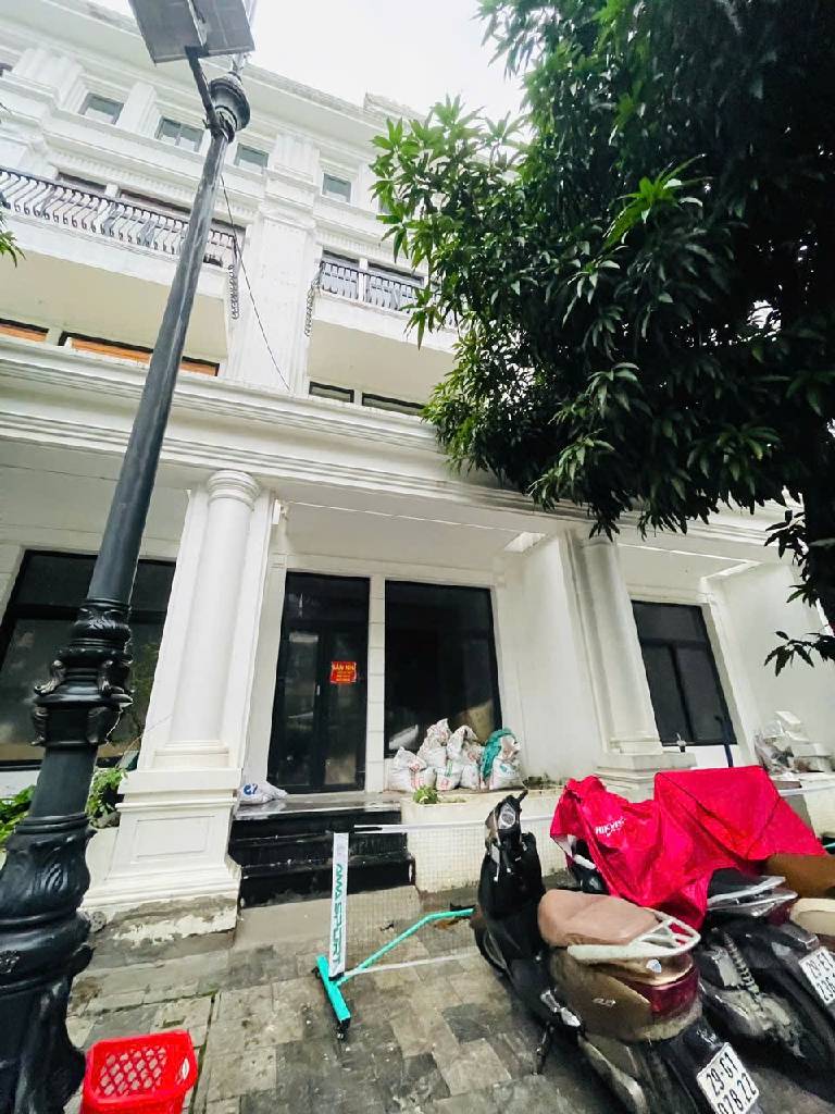 Bán nhà Hoàng Mai - diện tích 95m2 5 tầng - Khu vực VIP - giá 32,5 tỷ