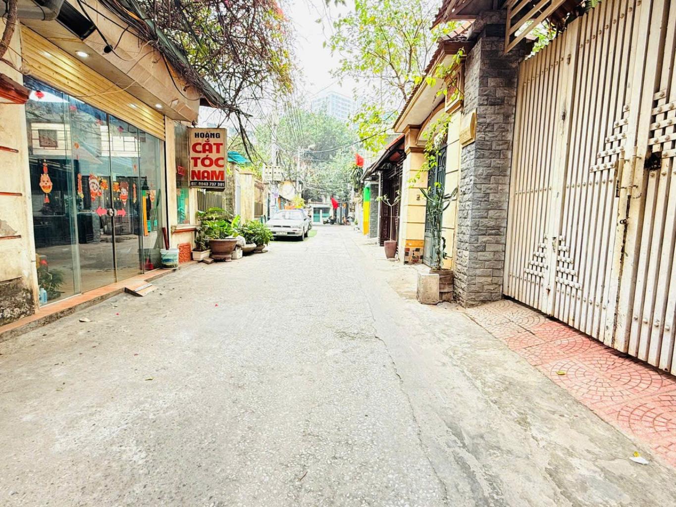 Bán nhà Lĩnh Nam - diện tích 65m2 3 tầng - Ô TÔ CẤT TRONG NHÀ - giá 41 tỷ