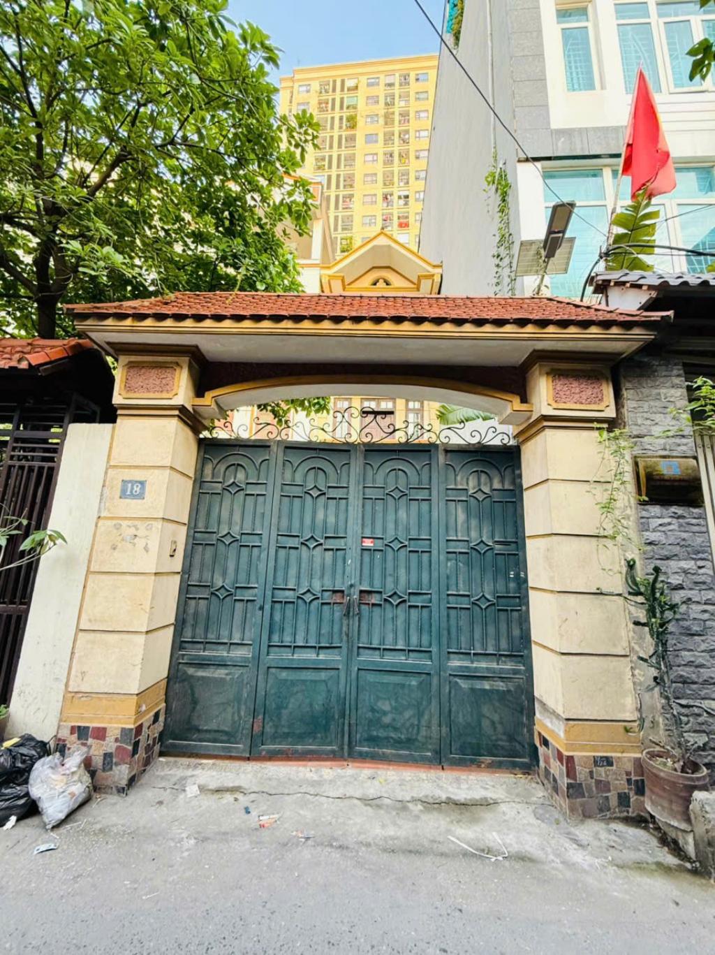 Bán nhà Lĩnh Nam - diện tích 65m2 3 tầng - Ô TÔ CẤT TRONG NHÀ - giá 41 tỷ