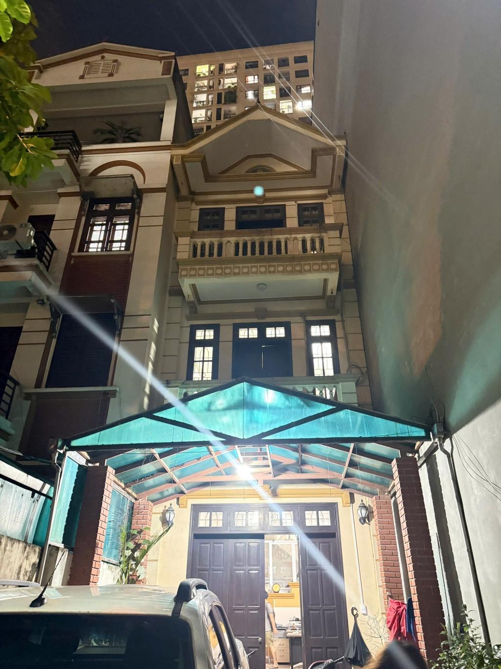 Bán nhà Lĩnh Nam - diện tích 65m2 3 tầng - Ô TÔ CẤT TRONG NHÀ - giá 41 tỷ