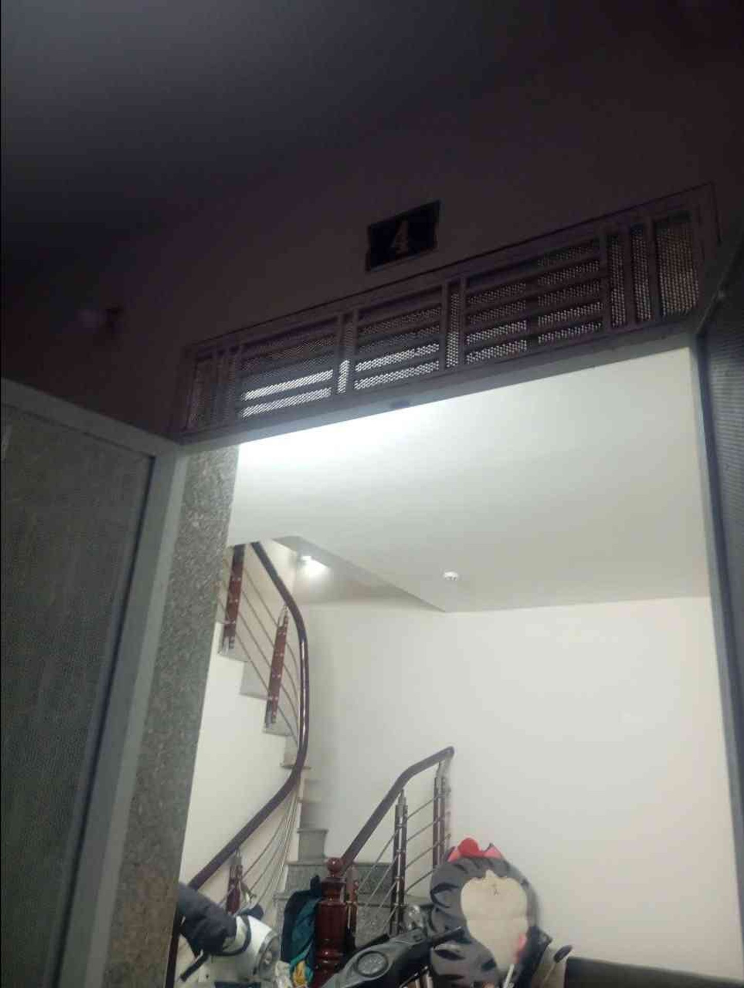 Bán nhà ngõ Văn Hương - diện tích 25m2 5 tầng - Nhà nhỏ xinh, thiết kế hợp lý - giá 4,9 tỷ