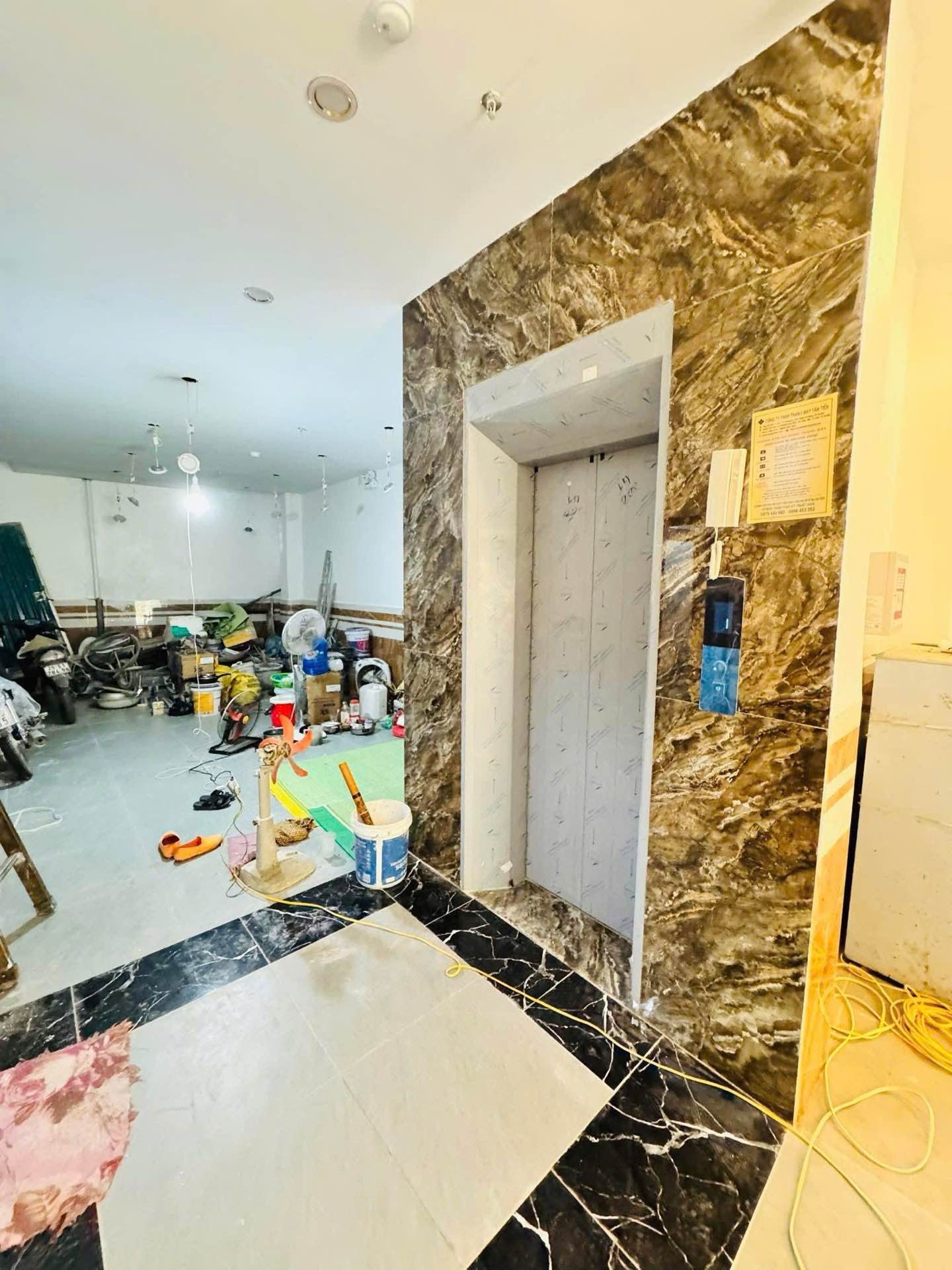 Bán nhà Minh Khai - diện tích 86m2 6 tầng - Ngõ 2 - 2.5m - giá 25,5 tỷ