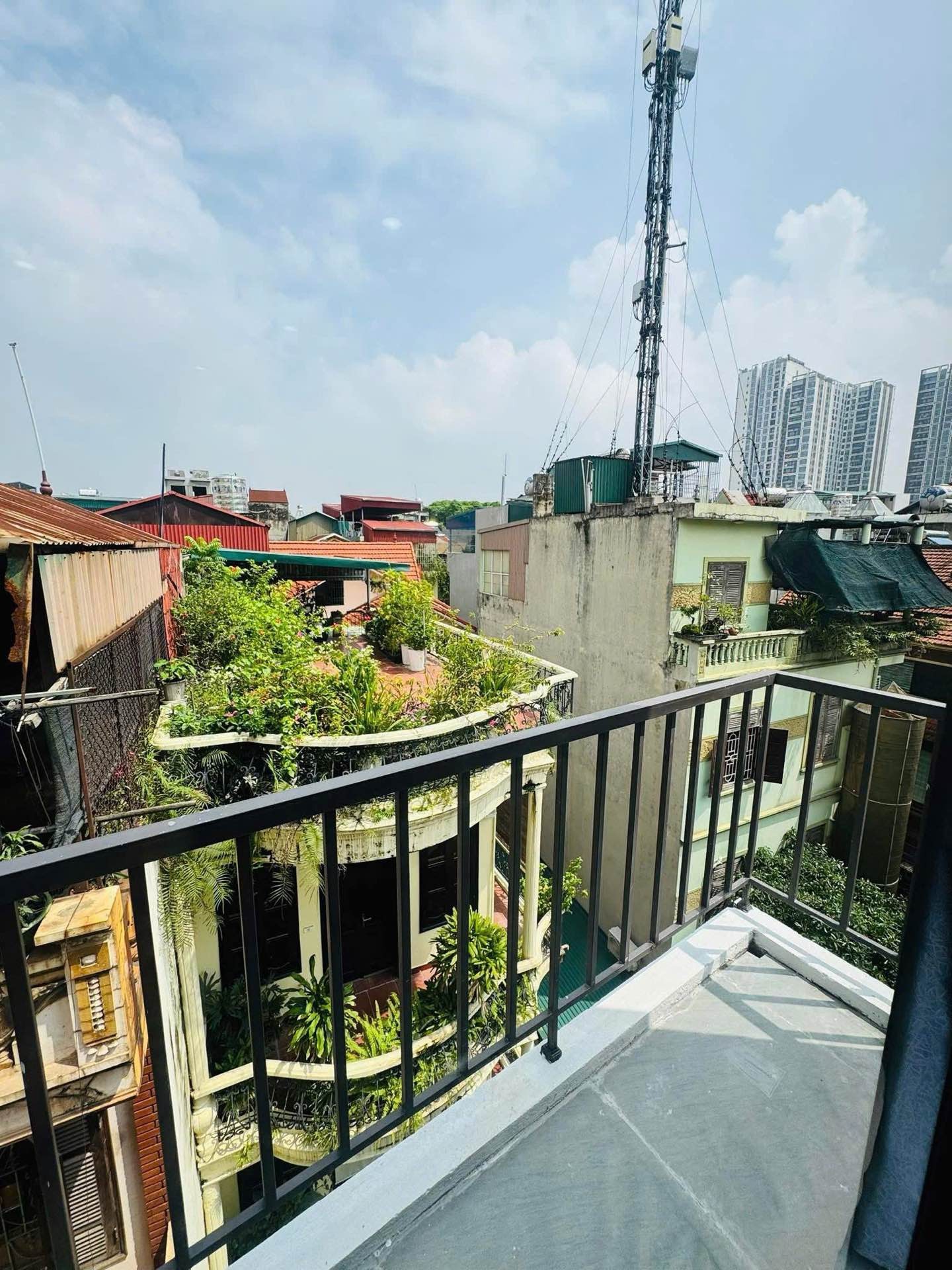 Bán nhà Minh Khai - diện tích 86m2 6 tầng - Ngõ 2 - 2.5m - giá 25,5 tỷ