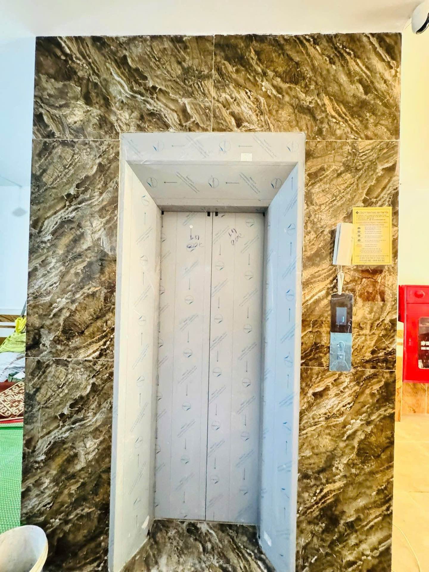 Bán nhà Minh Khai - diện tích 86m2 6 tầng - Ngõ 2 - 2.5m - giá 25,5 tỷ