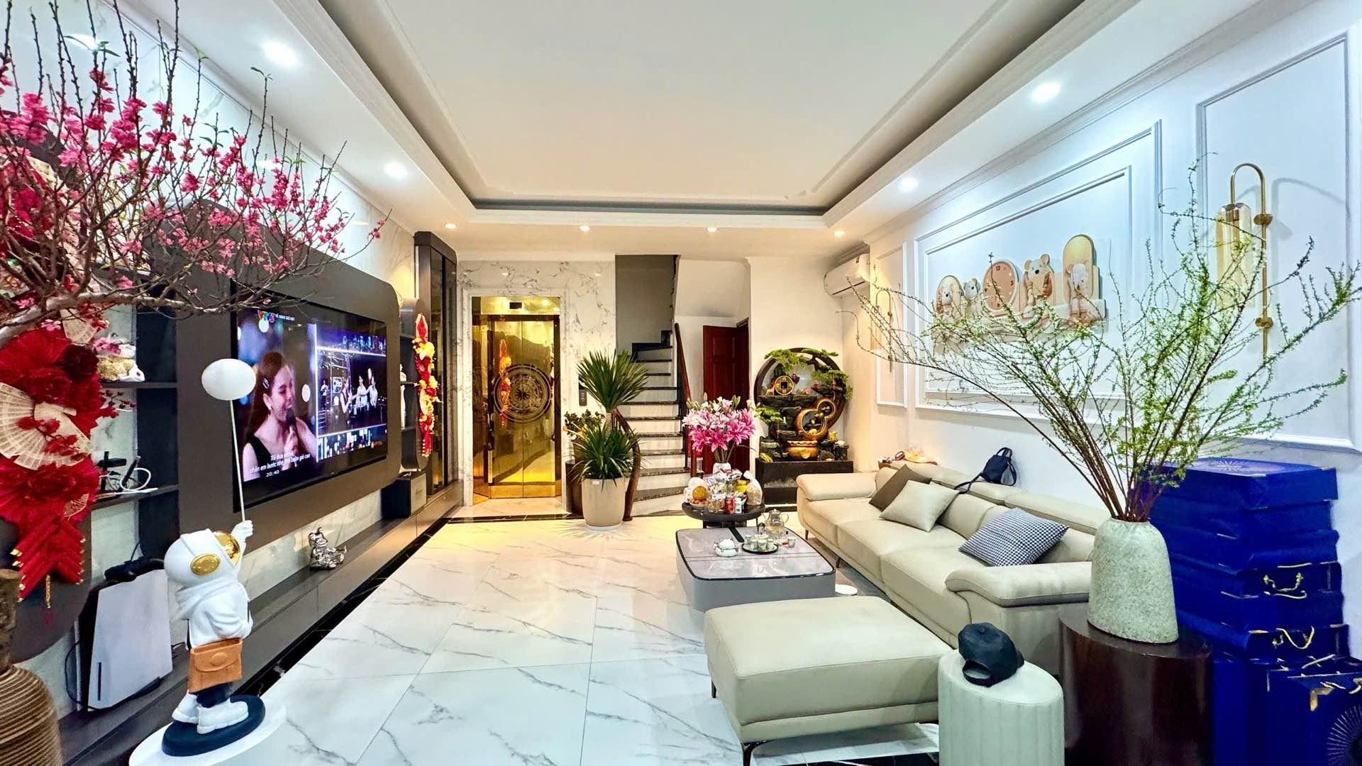Bán nhà Hồng Mai - diện tích 50m2 5 tầng - Nhà đẹp, lô góc - giá 20,9 tỷ