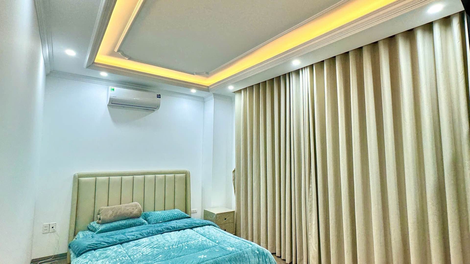 Bán nhà Hồng Mai - diện tích 50m2 5 tầng - Nhà đẹp, lô góc - giá 20,9 tỷ