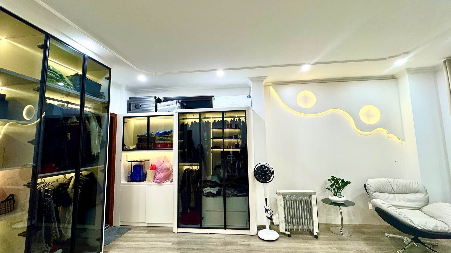 Bán nhà Hồng Mai - diện tích 50m2 5 tầng - Nhà đẹp, lô góc - giá 20,9 tỷ