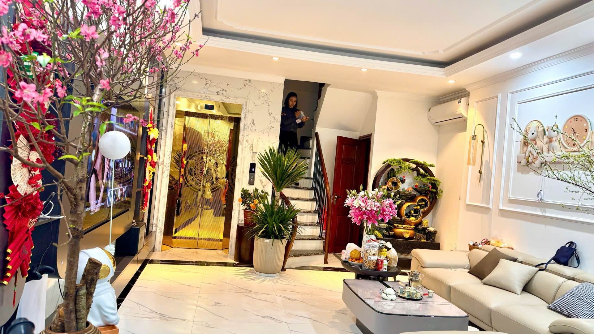 Bán nhà Hồng Mai - diện tích 50m2 5 tầng - Nhà đẹp, lô góc - giá 20,9 tỷ