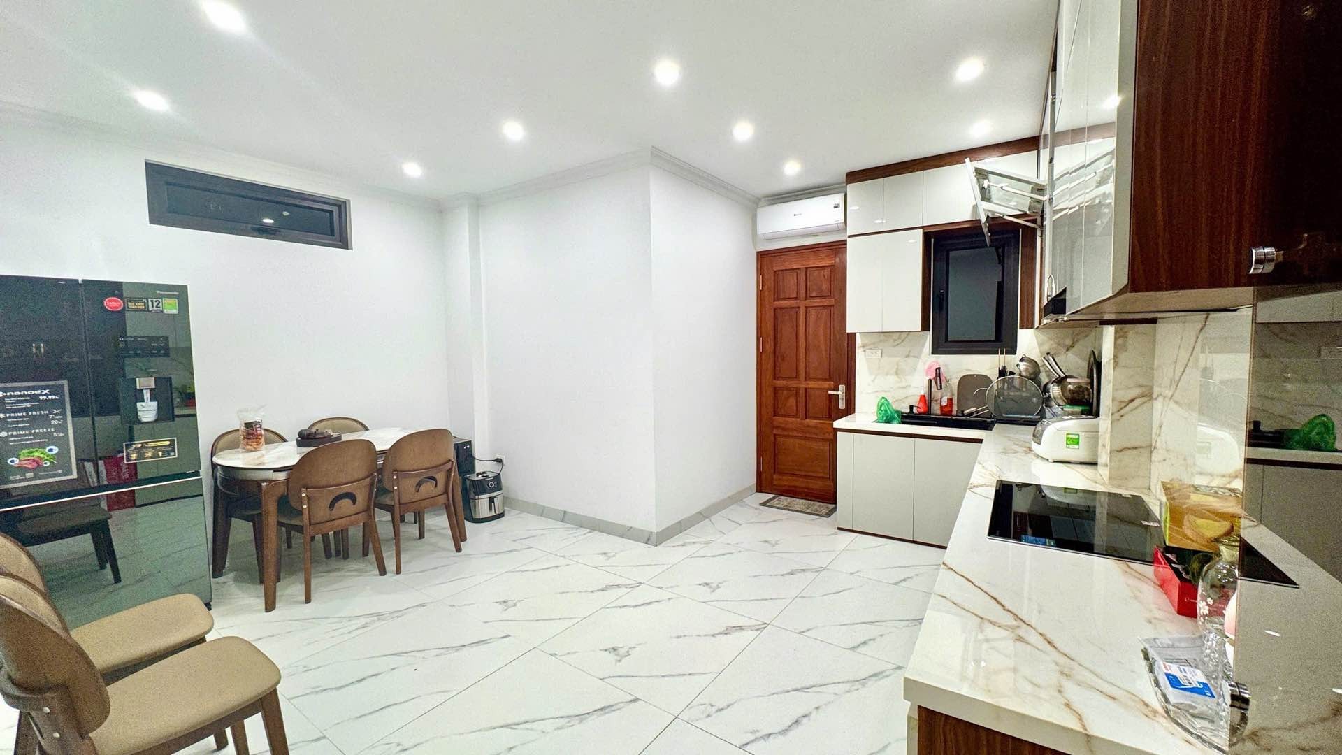 Bán nhà Hồng Mai - diện tích 50m2 5 tầng - Nhà đẹp, lô góc - giá 20,9 tỷ