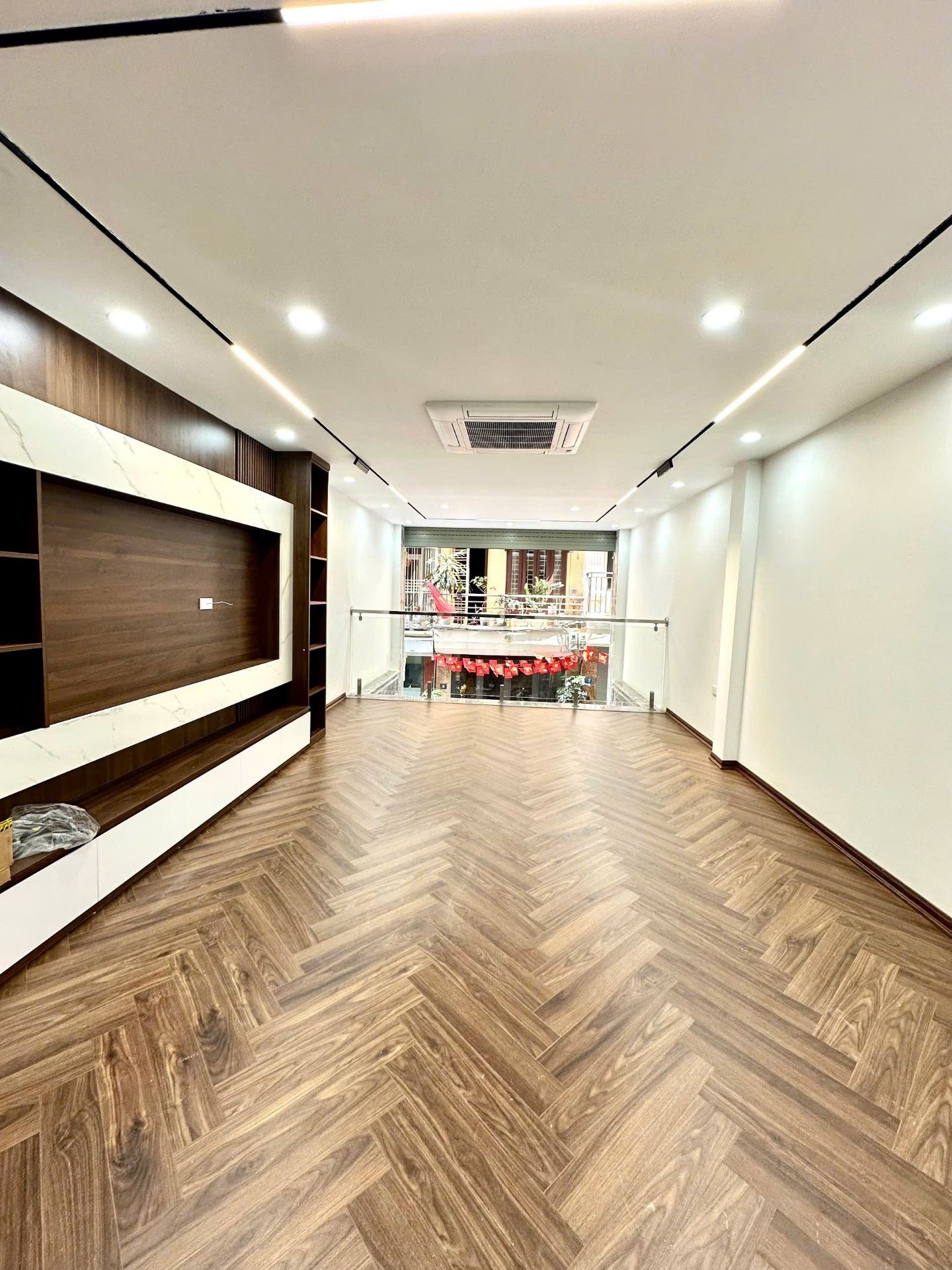 Bán nhà Lương Khánh Thiện - diện tích 51.8m2 7 tầng - Ô TÔ VÀO NHÀ - giá 26,8 tỷ