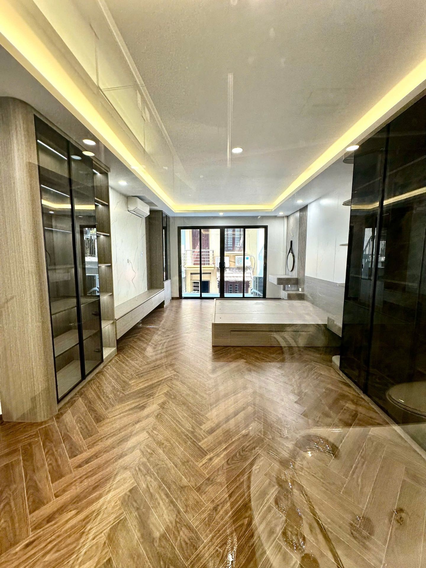 Bán nhà Lương Khánh Thiện - diện tích 51.8m2 7 tầng - Ô TÔ VÀO NHÀ - giá 26,8 tỷ