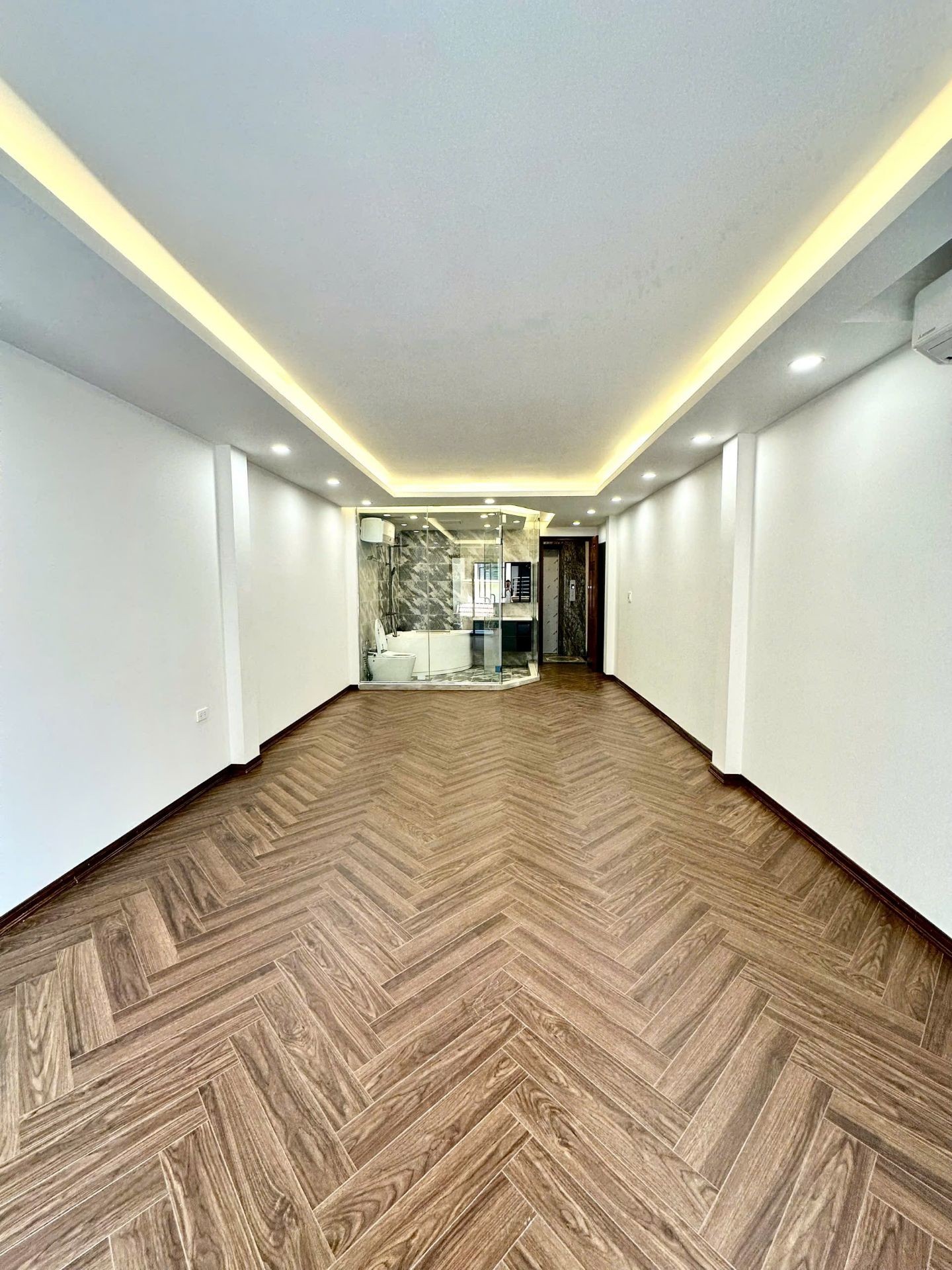 Bán nhà Lương Khánh Thiện - diện tích 51.8m2 7 tầng - Ô TÔ VÀO NHÀ - giá 26,8 tỷ