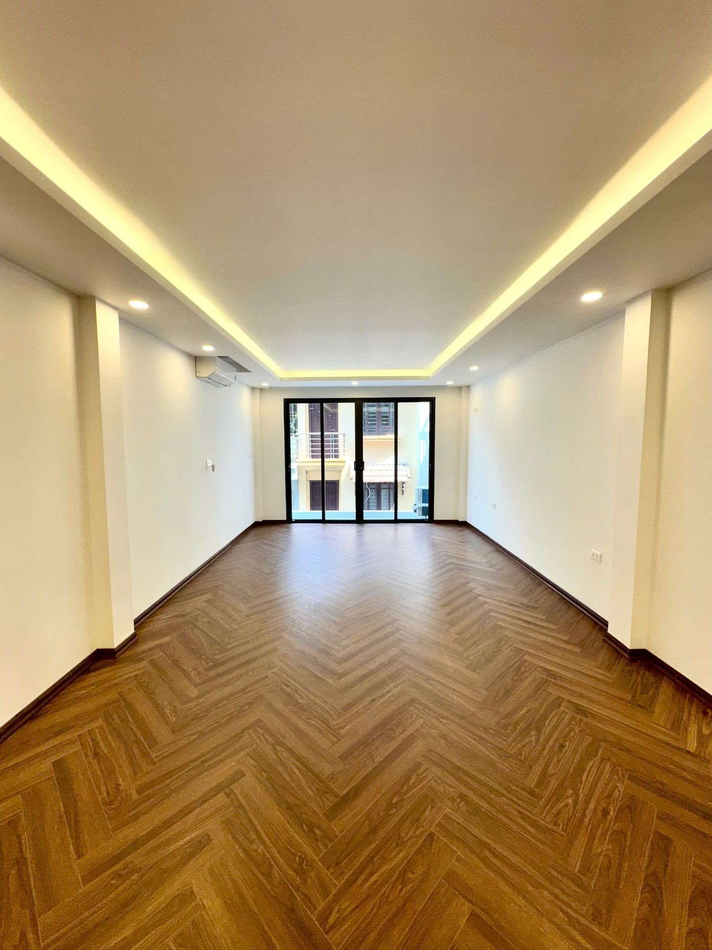 Bán nhà Lương Khánh Thiện - diện tích 51.8m2 7 tầng - Ô TÔ VÀO NHÀ - giá 26,8 tỷ