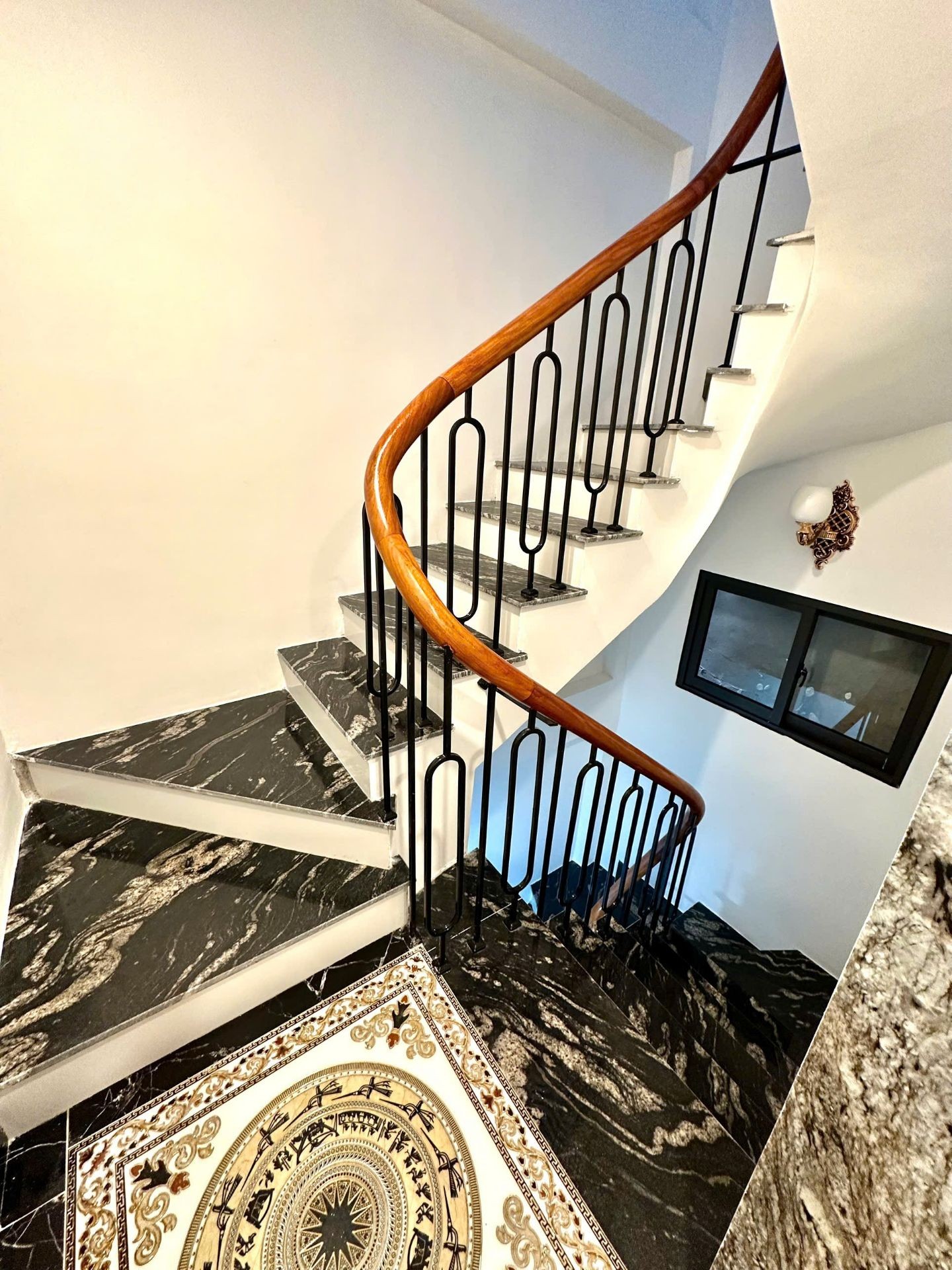 Bán nhà Lương Khánh Thiện - diện tích 51.8m2 7 tầng - Ô TÔ VÀO NHÀ - giá 26,8 tỷ