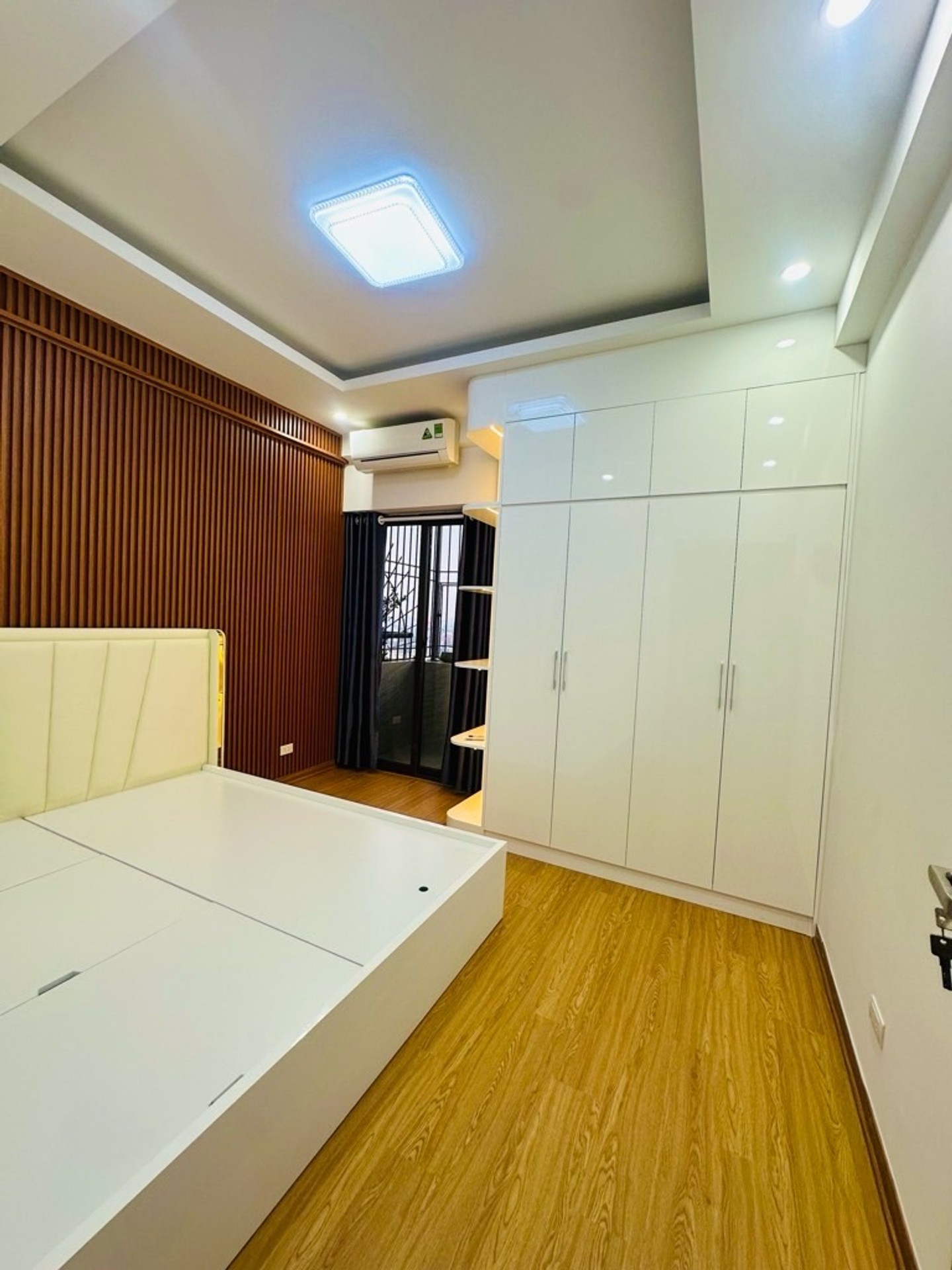 Bán nhà Đồng Tàu - diện tích 95m2 1 tầng - Chung cư đẹp hiếm có - giá 6,4 tỷ