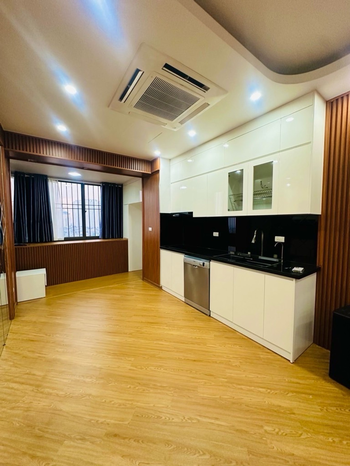 Bán nhà Đồng Tàu - diện tích 95m2 1 tầng - Chung cư đẹp hiếm có - giá 6,4 tỷ