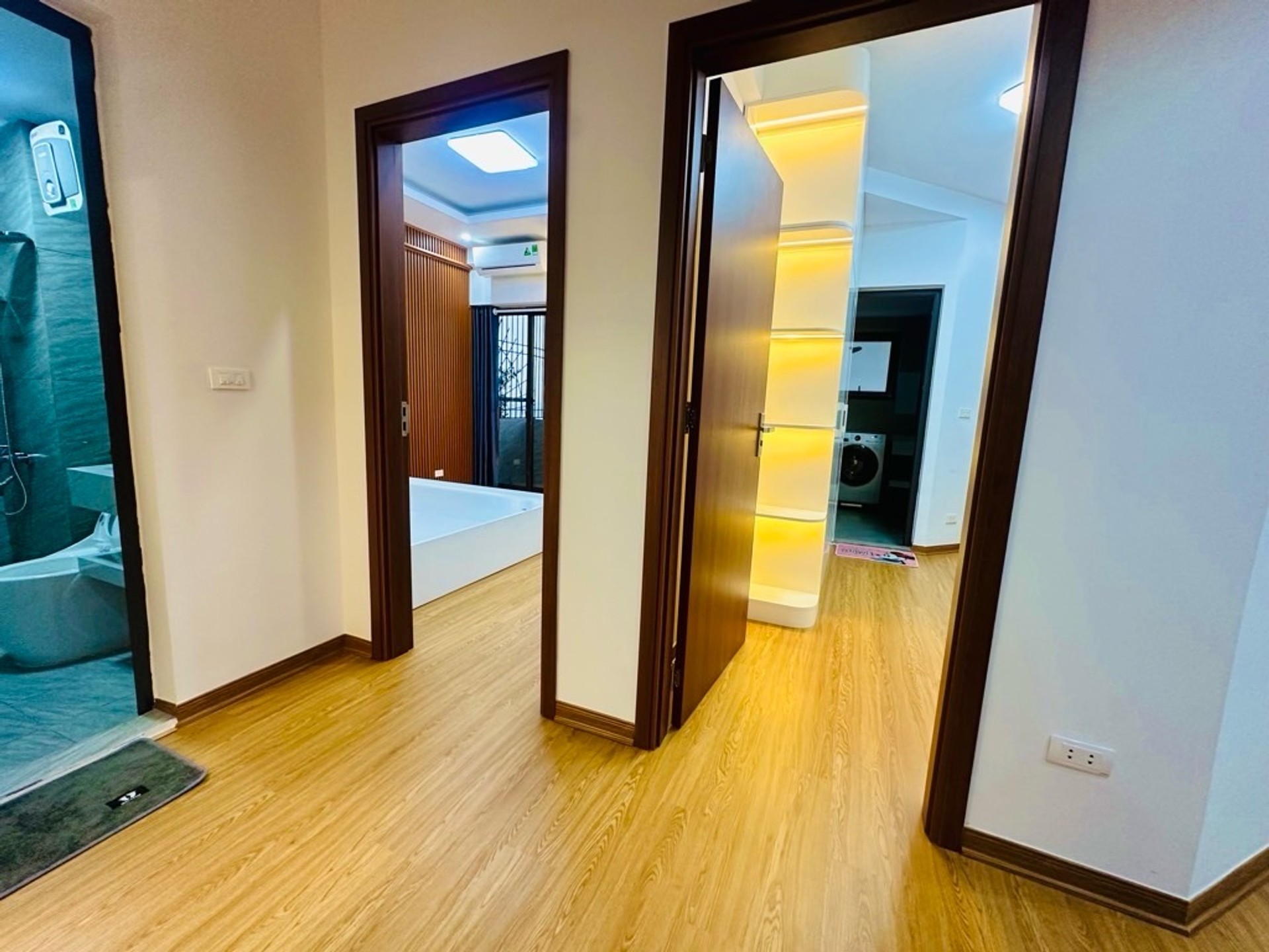 Bán nhà Đồng Tàu - diện tích 95m2 1 tầng - Chung cư đẹp hiếm có - giá 6,4 tỷ