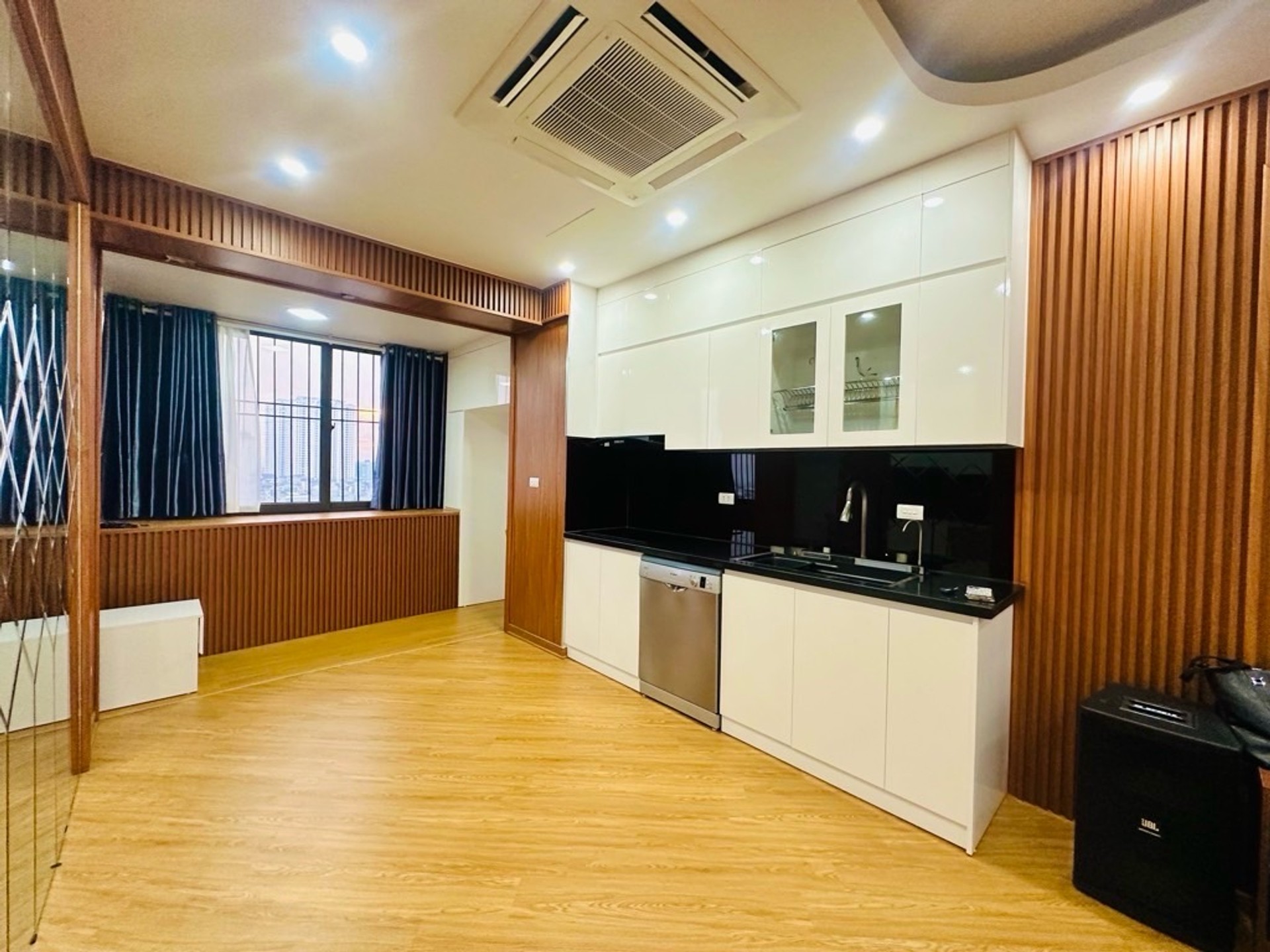 Bán nhà Đồng Tàu - diện tích 95m2 1 tầng - Chung cư đẹp hiếm có - giá 6,4 tỷ